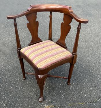 Image of Mahogany corner chair in Queen Anne style