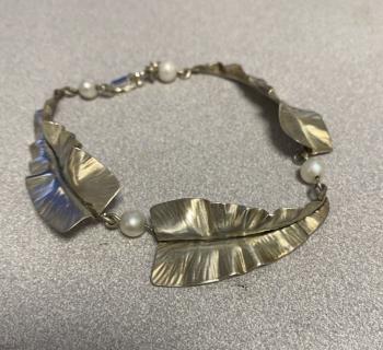 Image of Artisanal sterling silver and pearl bracelet
