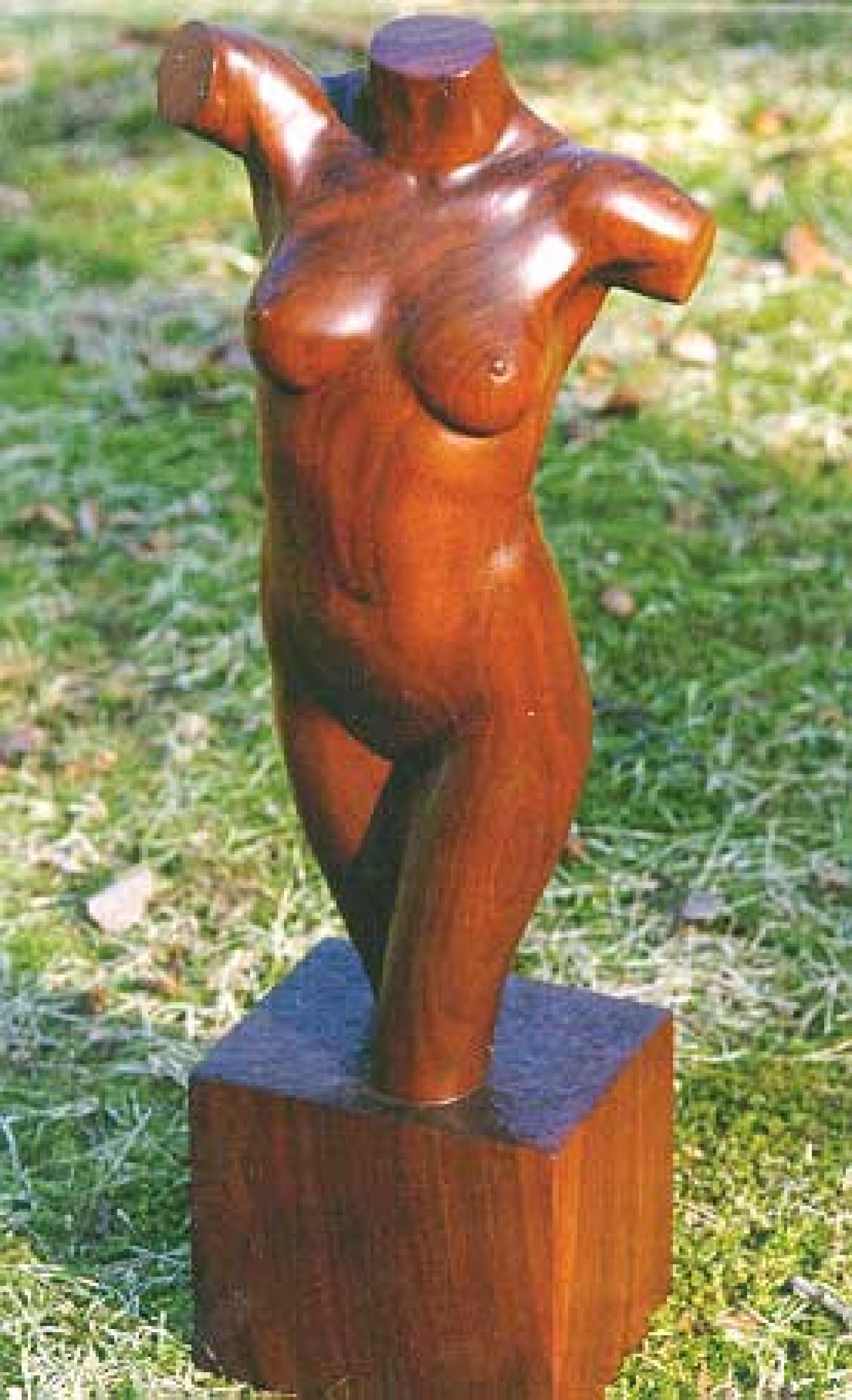 Female Nude Sculpture 118