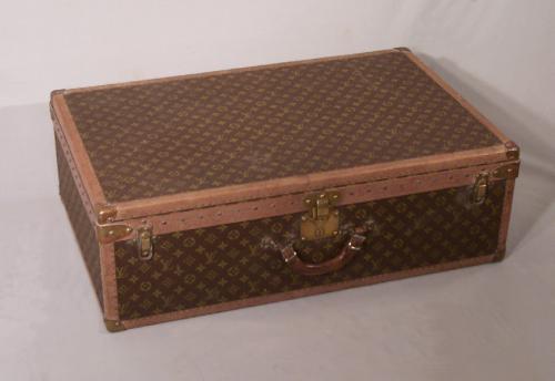 Price My Item: Value of Vintage Louis Vuitton Monogram suitcase trunk from Paris