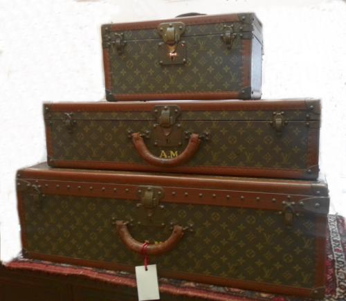 Price My Item: Value of Set of vintage Louis Vuitton travel luggage