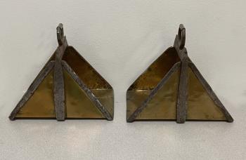 Image of 17th to 18thc Spanish Colonial horse stirrups