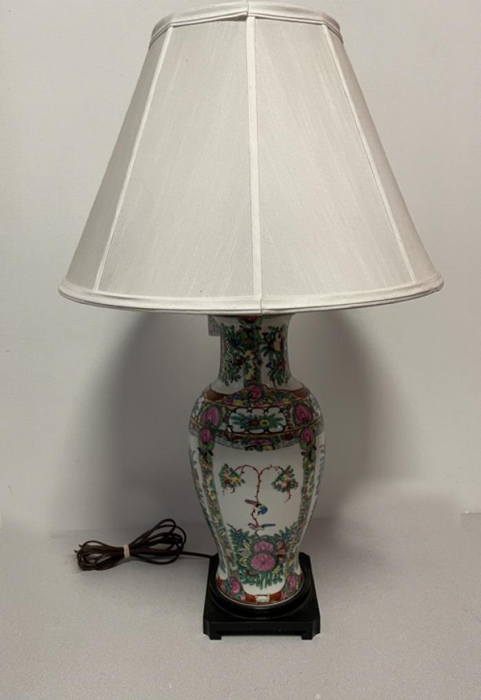 Chinese export Rose Medallion lamp c1900