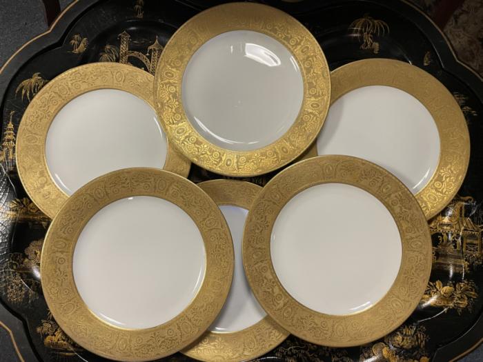 Six gold and white Bavarian porcelain dinner plates