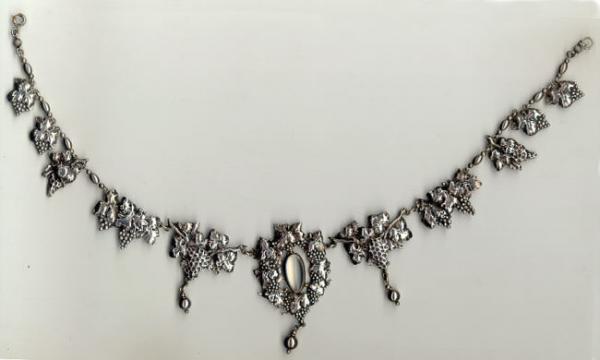Guilermo Peruzzi Boston necklace with moonstone