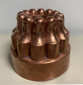 Image of 19th century copper pudding mold with tin lining