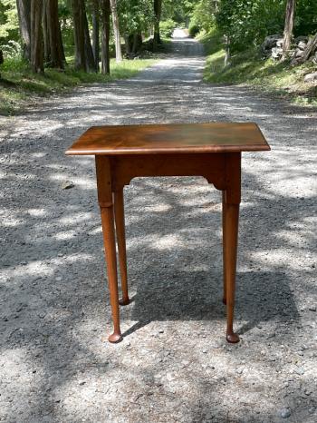 Image of Eldred Wheeler maple Queen Anne table