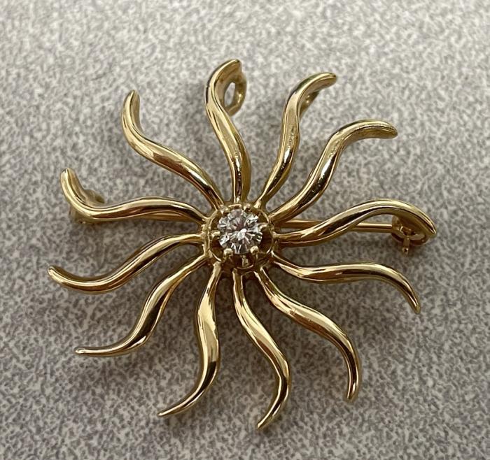 Vintage 14K gold swirl pin with diamond