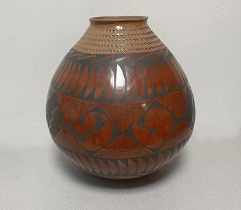 Image of Goyo Silveria Mexican pottery jar