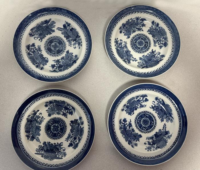 Four Chinese Fitzhugh blue and white plates