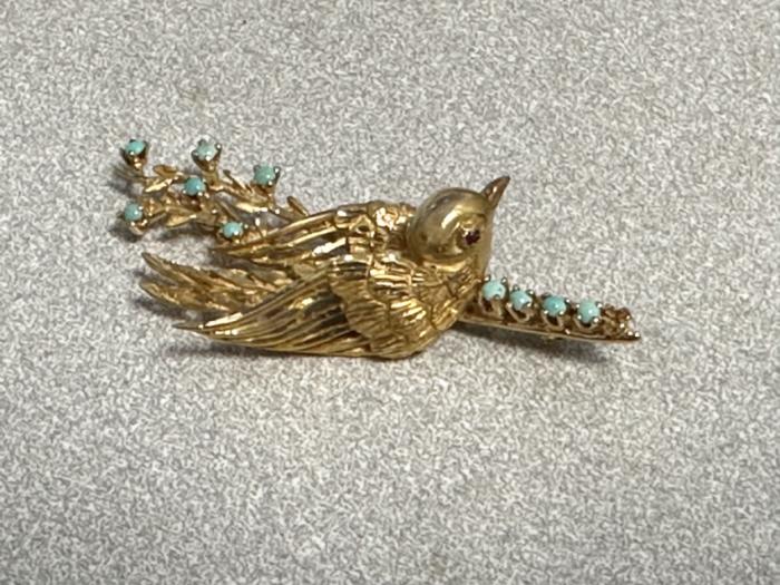 18k yellow gold bird brooch