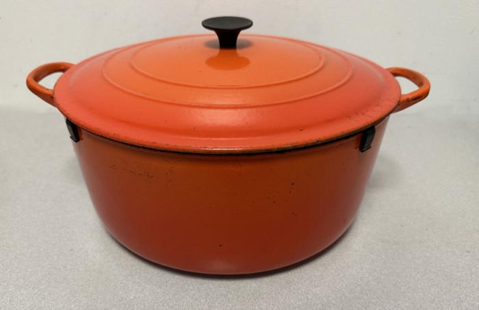 Vintage Le Creuset 7 quart Dutch oven