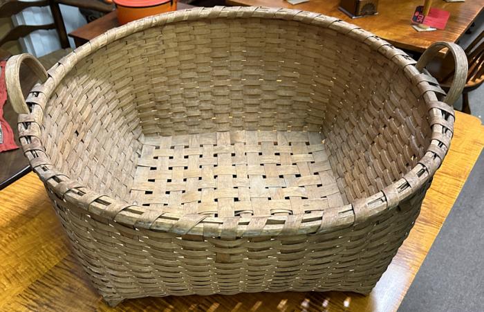 Huge New England splint basket 19thc