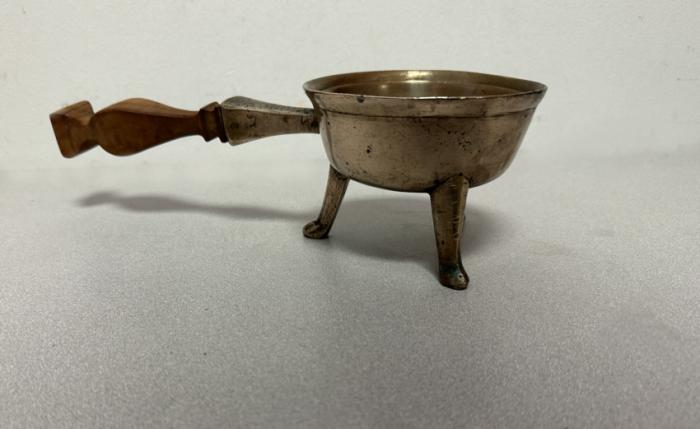 Early bronze pharmacy crucible or skillet c1800