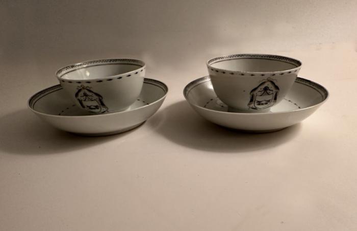 China Trade armorial pair of cups and scauers