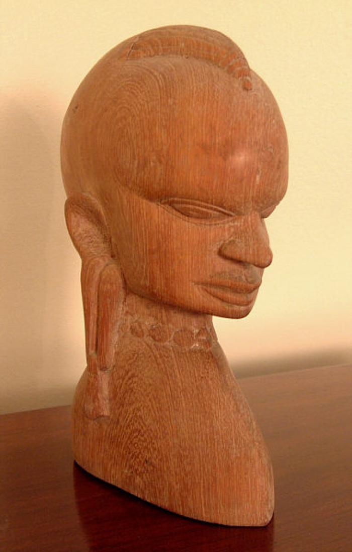 African Kiganda carved head carving