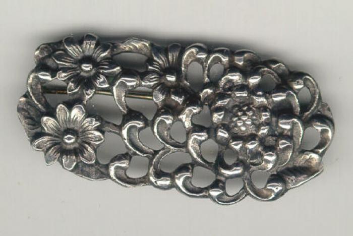 Peruzzi floral brooch in sterling silver c1900